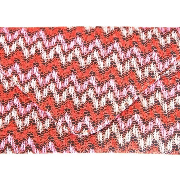 DESIGNER INSPIRED DESIGN, CLUTCH OR SHOULDER BAG. COMES WITH 46″INCH SILVER CHAI - Picture 13 of 16